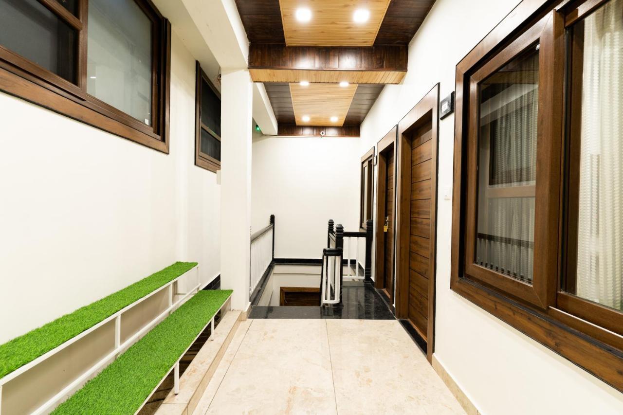 Hotel Woodland Nainital Kültér fotó