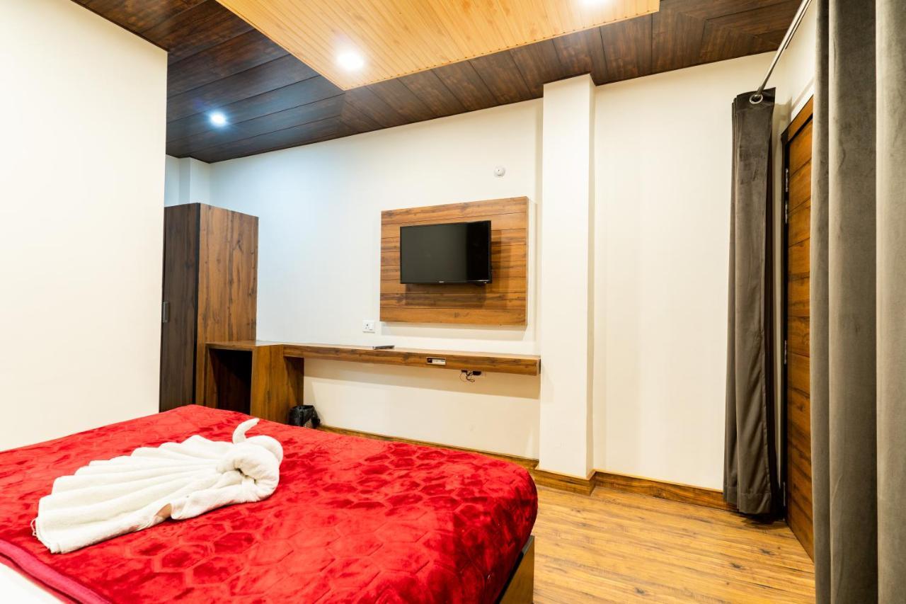 Hotel Woodland Nainital Kültér fotó