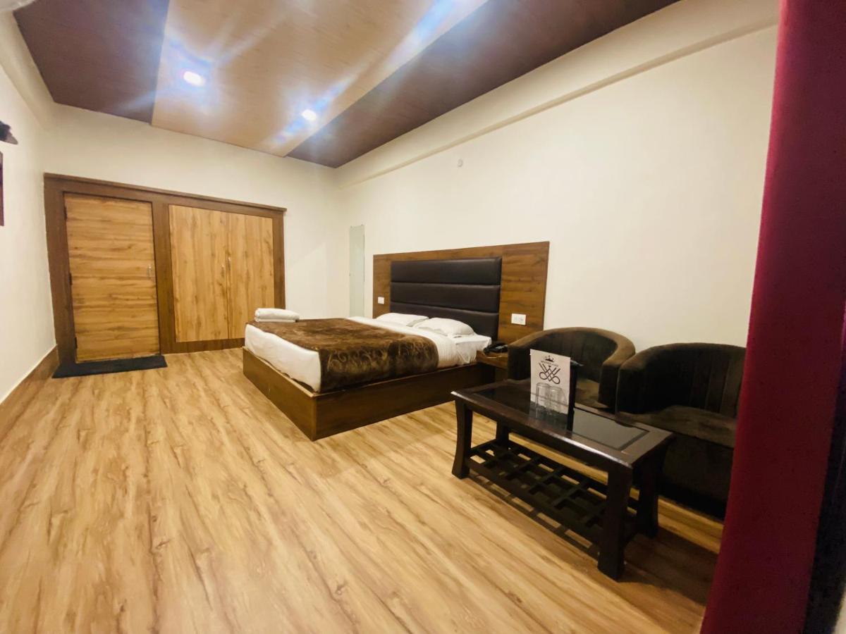 Hotel Woodland Nainital Kültér fotó