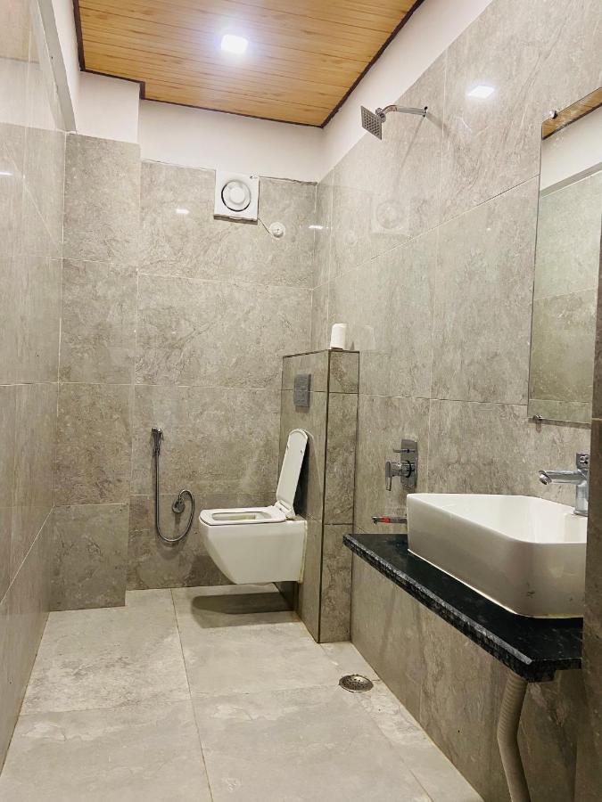 Hotel Woodland Nainital Kültér fotó